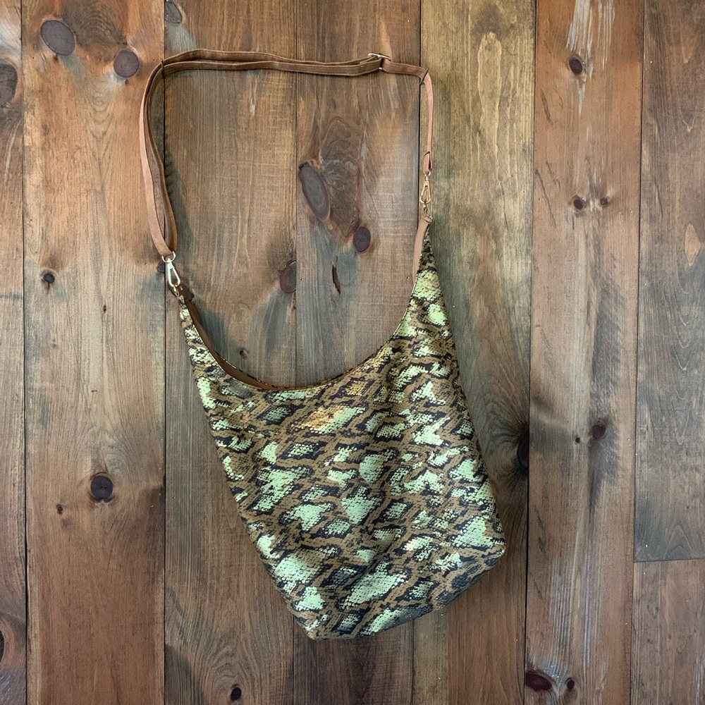 Snakeskin leather/suede crossbody hobo bag with adjustable strap!